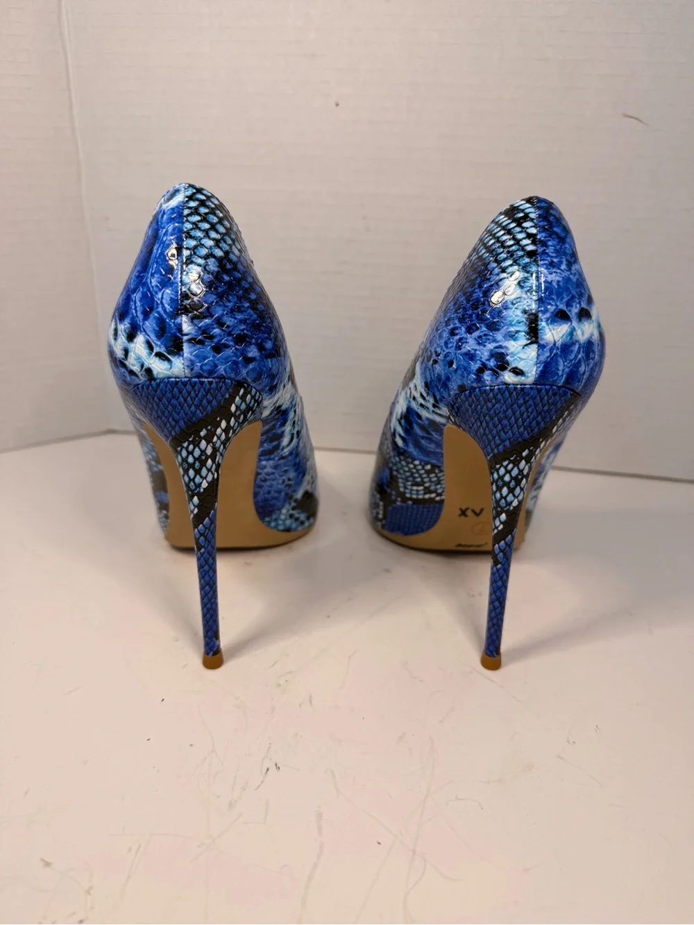 Elisabet Tang Blue Snakeskin Print Pointed Toe Stiletto High Heel Pumps